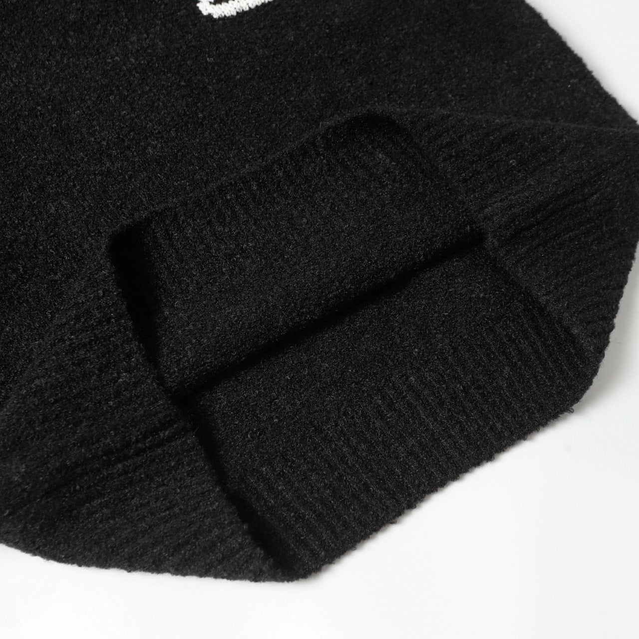 Retro atmosphere round neck autumn and winter loose and lazy feeling thick unisex sweater M813-Black