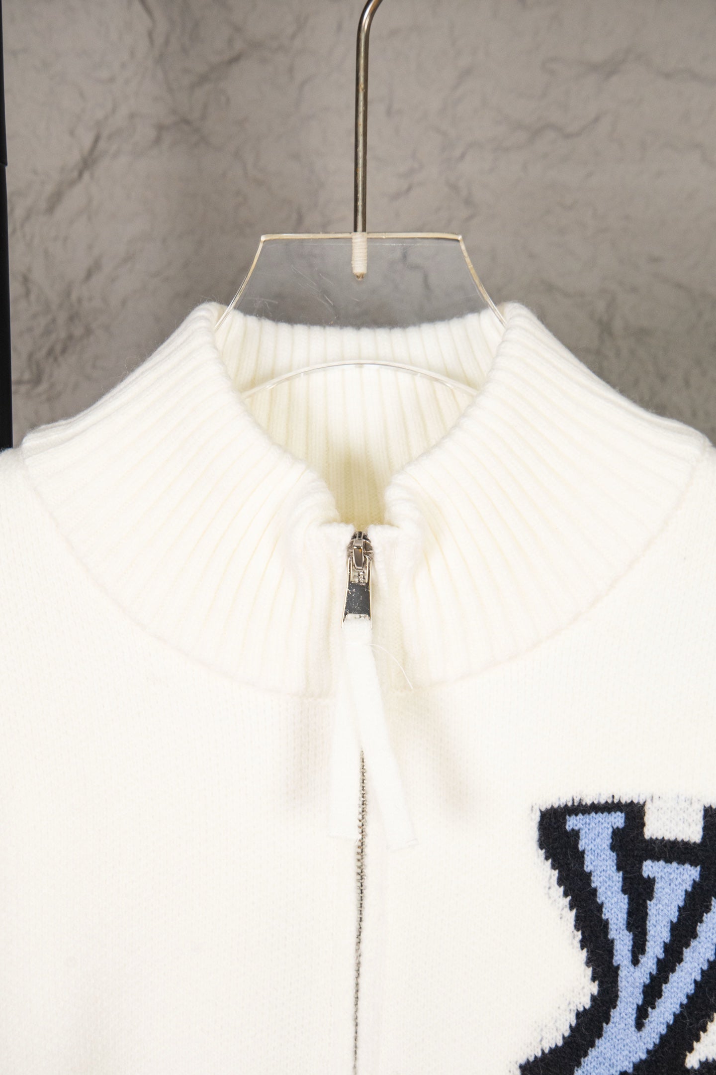 Retro atmosphere round neck autumn and winter loose and lazy feeling thick unisex sweater P205-White