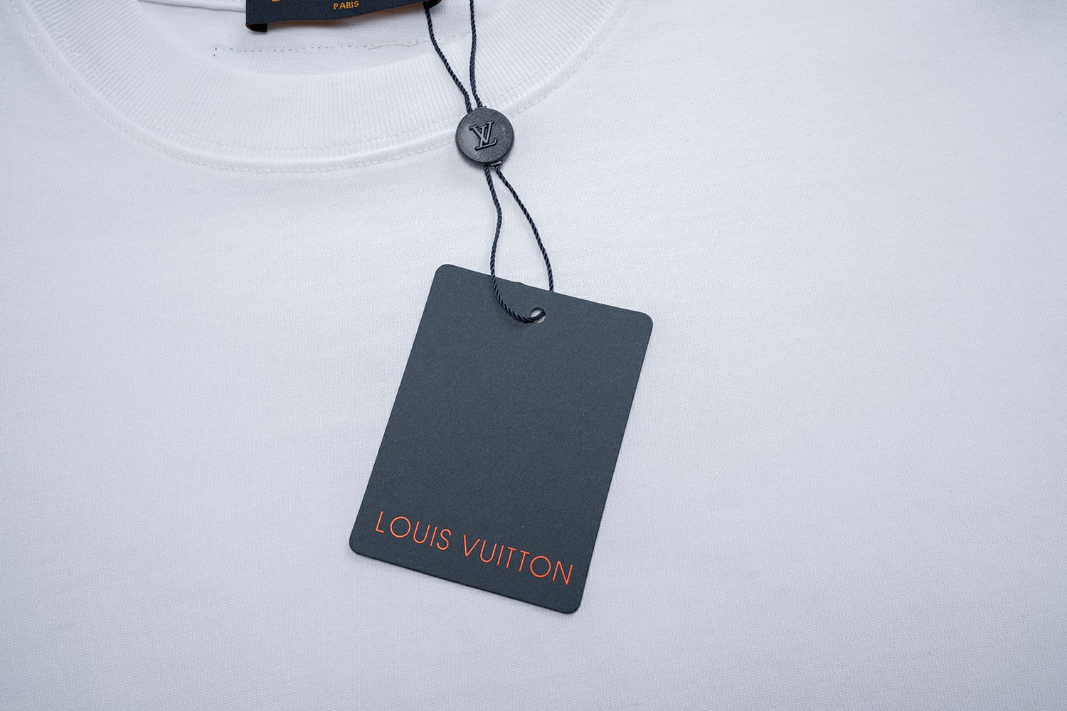 White fashion T-shirt 072