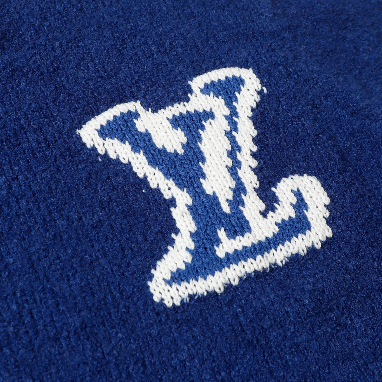 Retro atmosphere round neck autumn and winter loose and lazy feeling thick unisex sweater M812-Blue