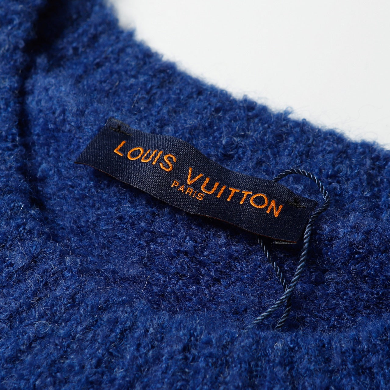 Retro atmosphere round neck autumn and winter loose and lazy feeling thick unisex sweater M812-Blue